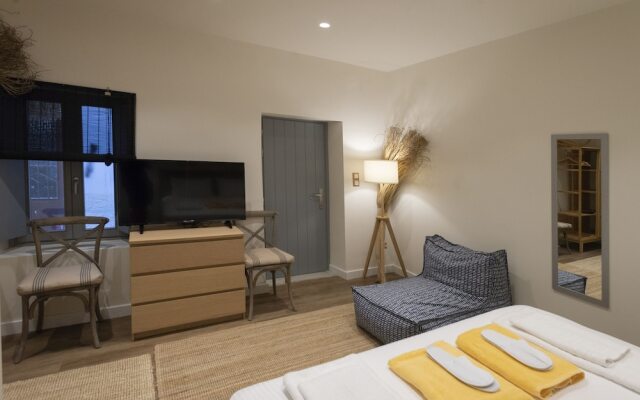 Pylosea Luxury Lodge