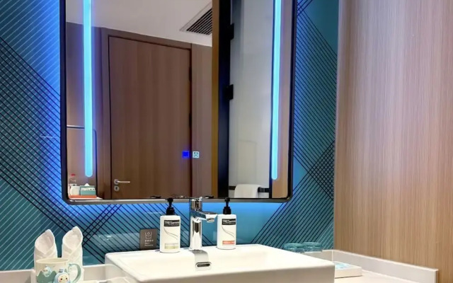 Holiday Inn Express Haikou Xiuying Port by IHG