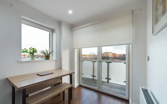 The Peckham Place - 1bdr Apartment With Balcony