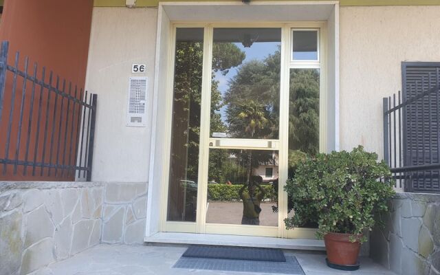 Close To Golf Court Flat