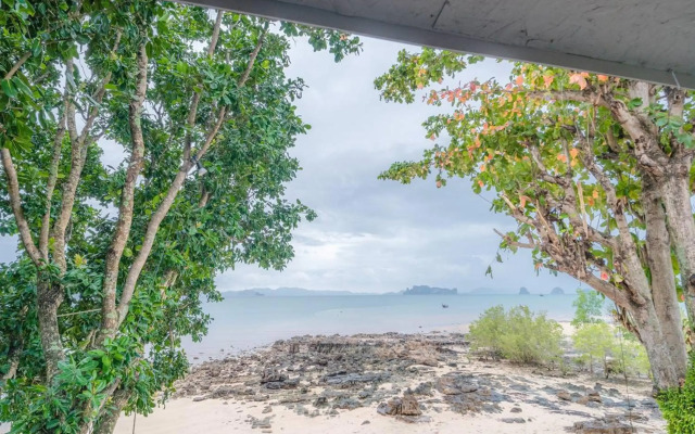 The Parlour Krabi by ZUZU