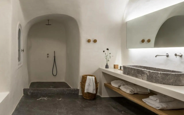 Chelidonia Luxury Suites