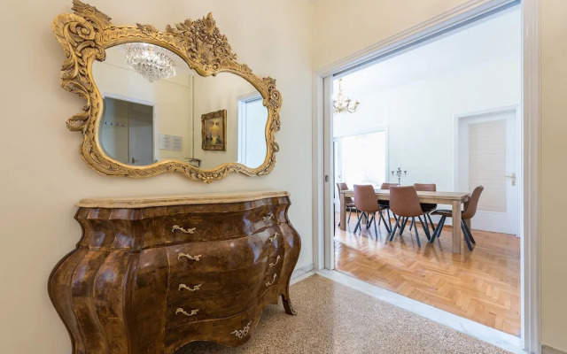 Victoria Queens Palace Apartments