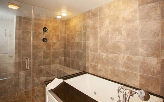 B437 Just Relax Penthouse by RedAwning