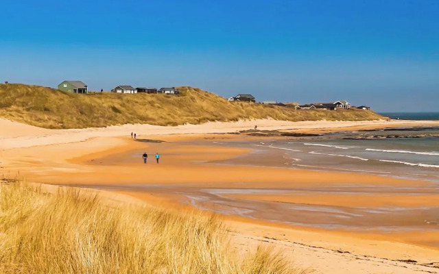 Whinstones at 4 The Villas