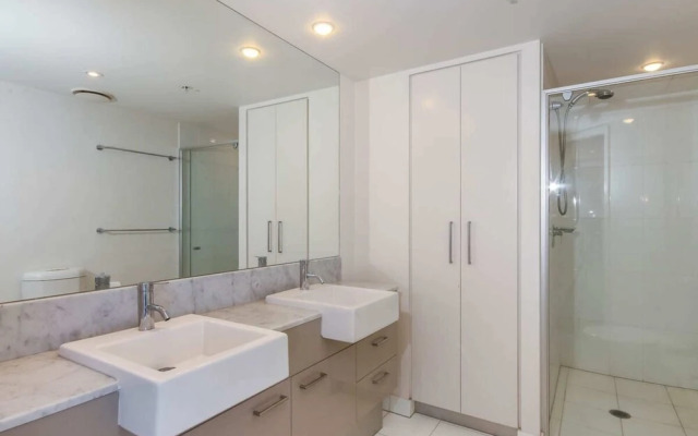 Stylish 3 Bedroom Apartment In Goldcoast