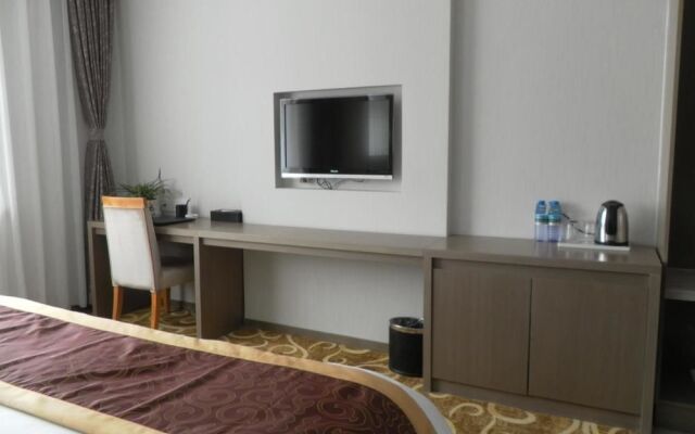 Rongcheng Celebrity Hotel High Speed Rail Station Shop