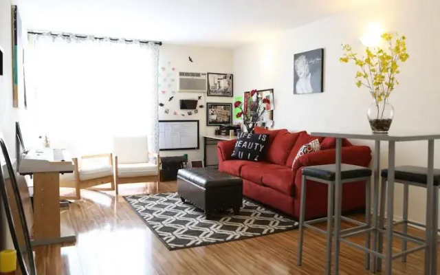 Chic Flat In Los Angeles!