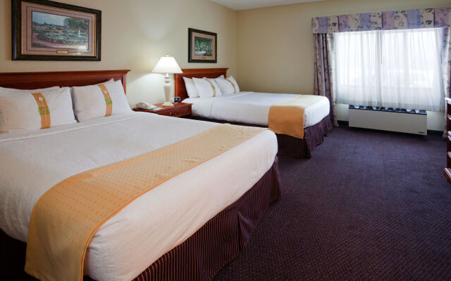 Holiday Inn & Suites St. Cloud, an IHG Hotel