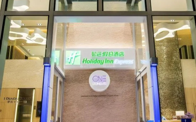 One Dundas
