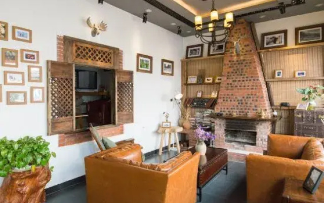 Ancient City Yishan Mingyue Inn