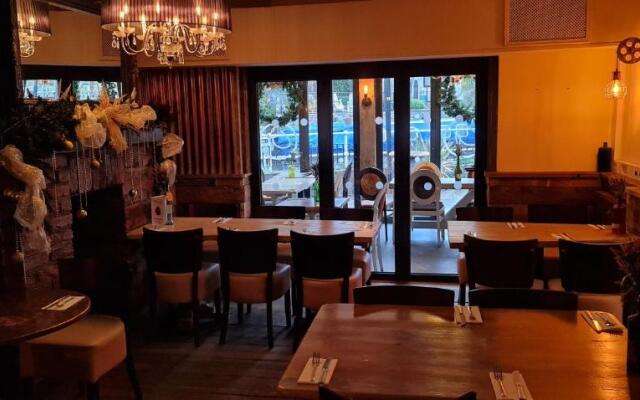 The Waterside Bar Rooms & Restaurant