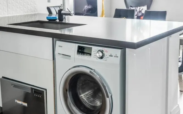 2storey 2bd Designed Loft Free Parking 2