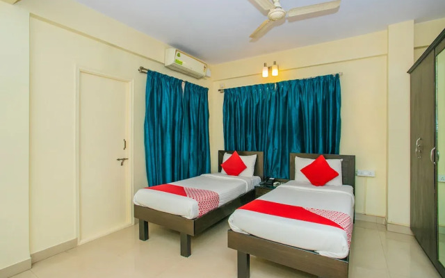 OYO 18923 Mel's Regency