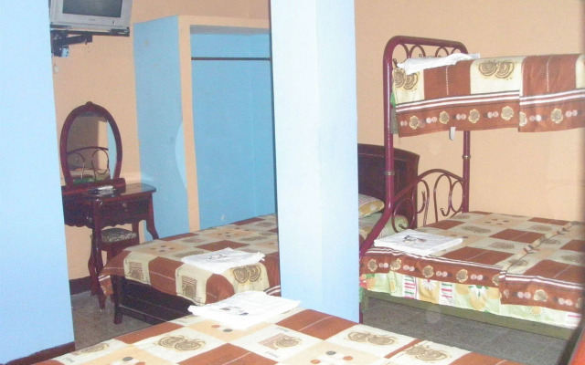 Hotel Eloy Alfaro - Hostel