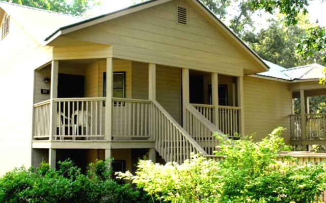 Rumbling Bald Resort