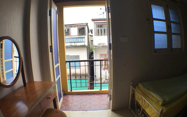 Roof View Place