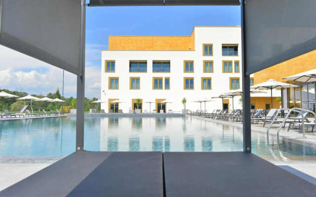mk | hotel tirana