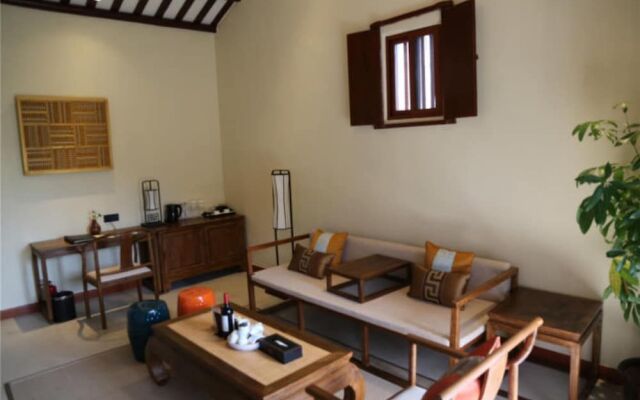 Deng Stone House Pastoral Resort