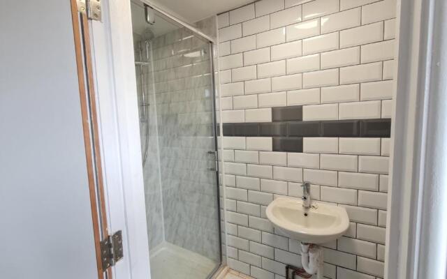 Grace Apartments - Living Rock