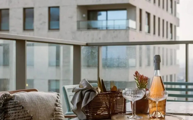 Stunning Apartment With Terrace and Parking