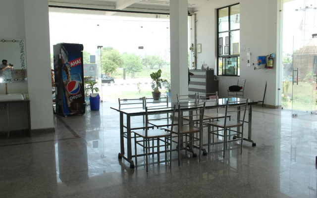 Capital O 82220 Athitya Resort