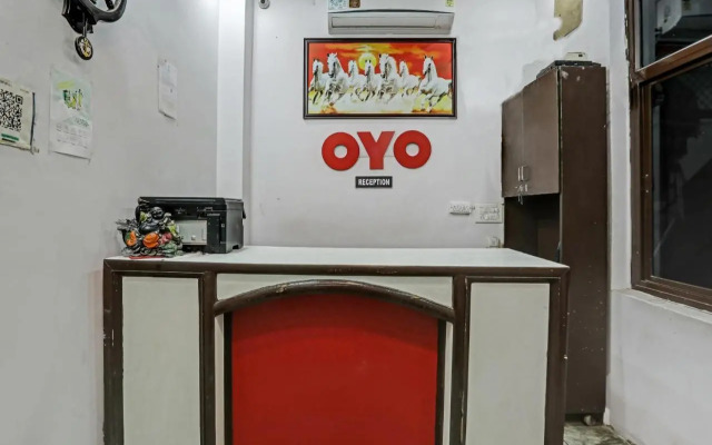Oyo 84959 Tyagi Palace