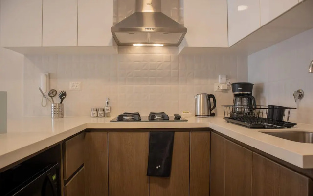 w Wonderful 1BR w Balcony in Miraflores