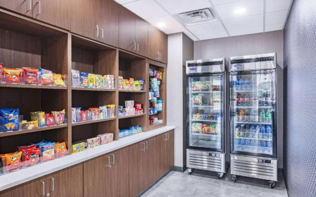 Clarion Hotel & Suites