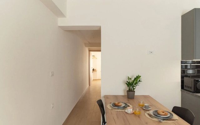Saint Matthew Central Apartment by Senaon