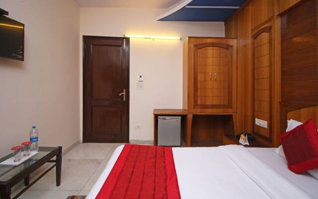 OYO 8336 Hotel De Gold