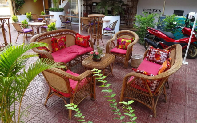 KONG Bar & Guesthouse