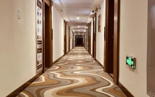 Homeinn Pebble Hotel (Jinan Tangye Century Avenue)