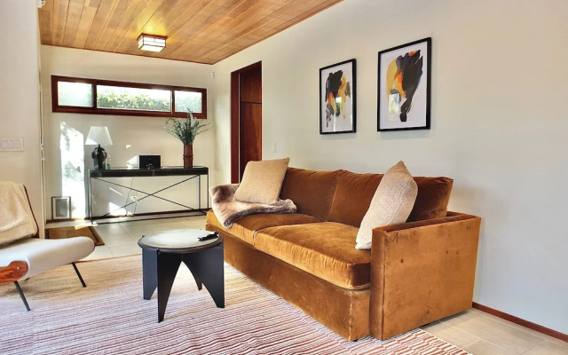 Beachside Sanctuary Lovely 3 BDR Steps to Ocean!