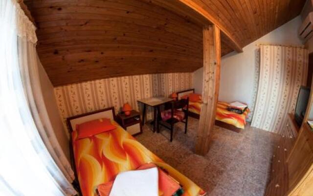 Sluncho Guest House