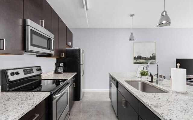 CozySuites TWO Stylish Apts Monument Cir