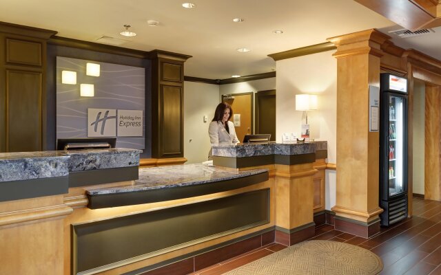 Holiday Inn Express Hotel & Suites Warwick-Providence (Arpt), an IHG Hotel