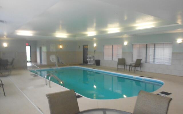 Holiday Inn Express & Suites Lancaster by IHG