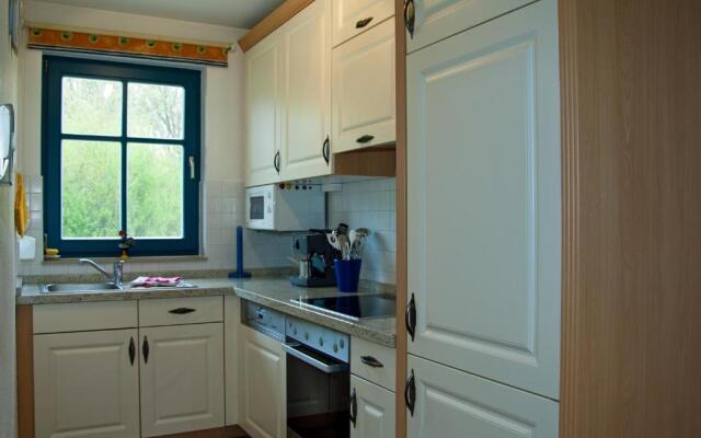 Reetdachhaus Malve 2 mit Kamin für bis zu 6 Personen