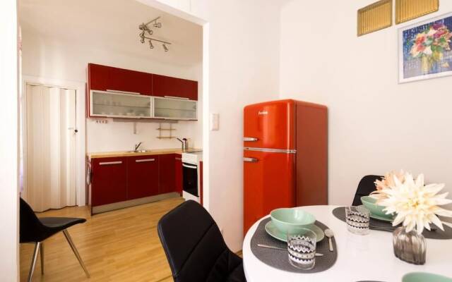 Apartment Rudolfspark Check in 15h to 22h Only