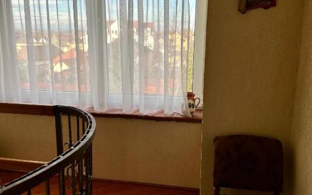 Luna House