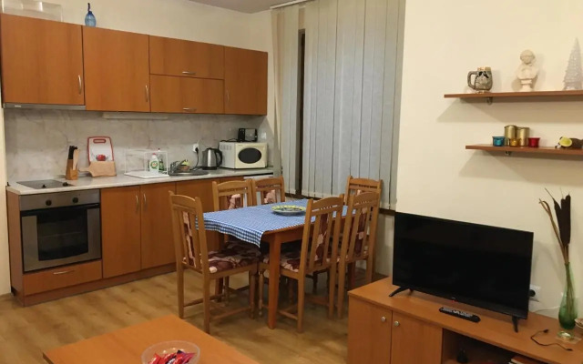 2 bedroom apartment near Gondola