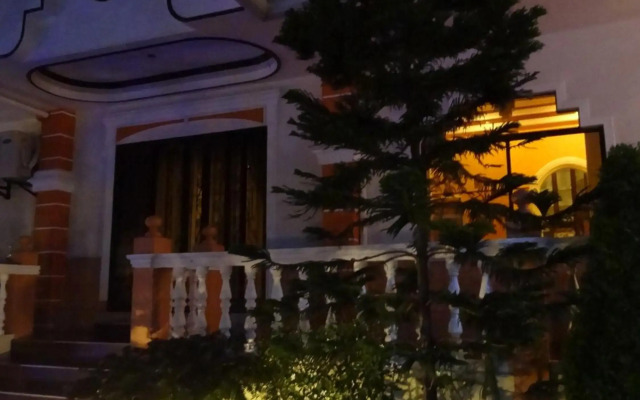 The Executive Villa Inn & Suites