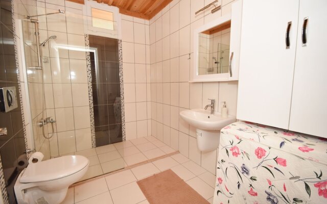 Villa Begum by Helaltatilvillari