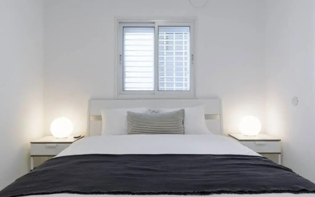 Botiuqe apartment . 100 meters from the beach