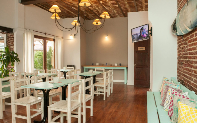 Playa Varese Inn
