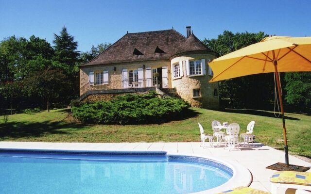 Beautiful Villa with Tennis Court in Dordogne, France