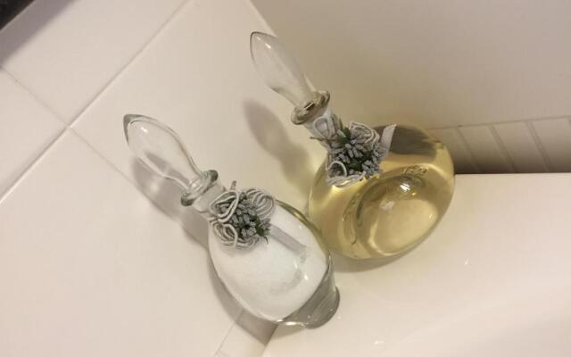 Secret pearl! Amalfi Coast, Pompei & Naples Free parking