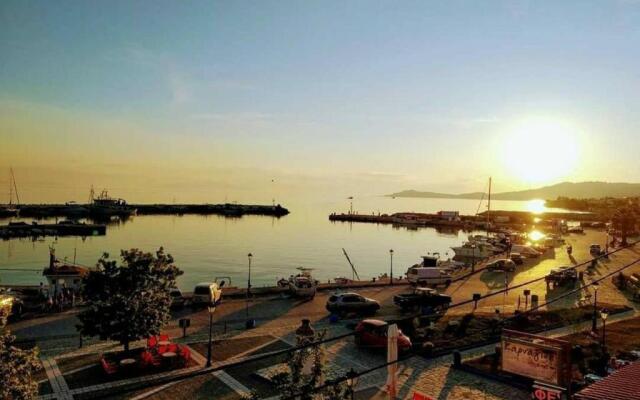 Anchors Aweigh 3-100 Sm Apartment Near The Sea