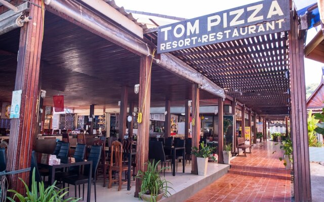 OYO 407 Tom Pizza Resort